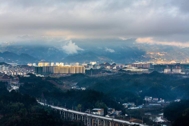 恩施土地市场网，连接土地市场与社会的纽带